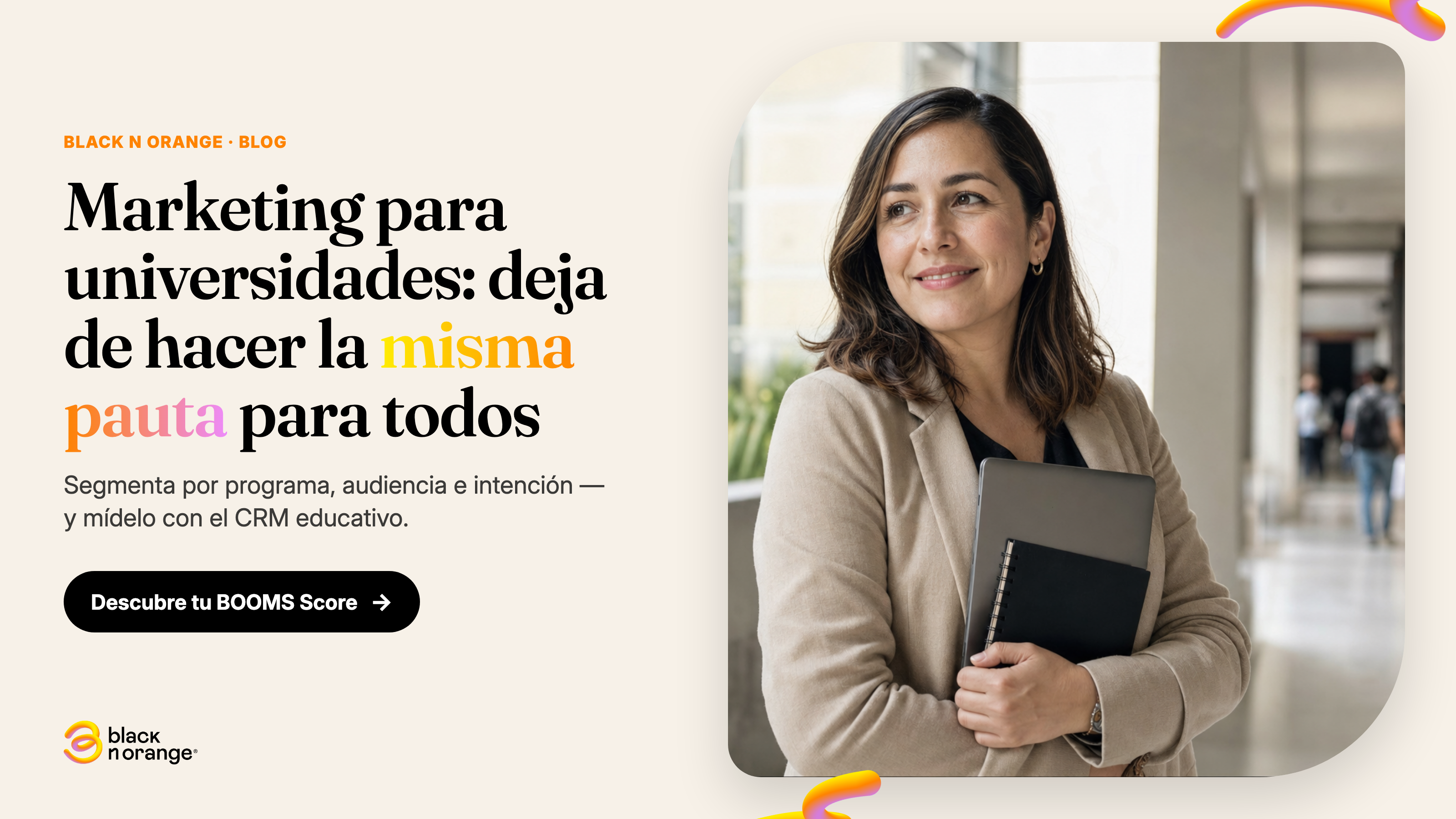 Diagrama de marketing para universidades: una pauta genérica para todos los programas frente a una captación segmentada por programa, audiencia, intención y señales del CRM educativo.